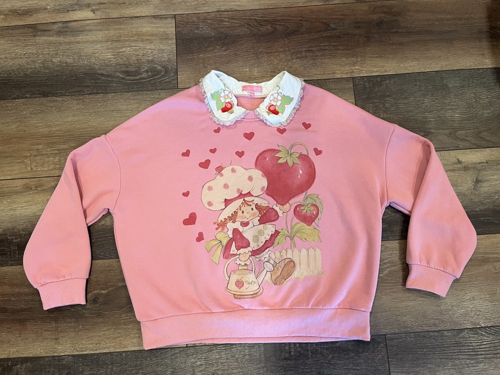 Vintage Women Dolls Kill X Strawberry Shortcake Pink Sweatshirt embroidered