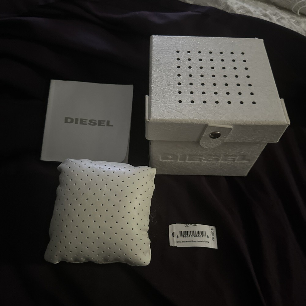 DIESEL Watch Box with pillow, white, box only & Tag Only No Watch