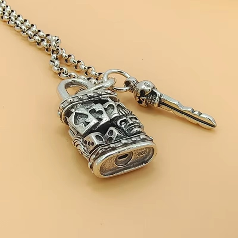 Cool Gothic 925 Sterling Silver Skull Key Pendant Playing Card Design Lock