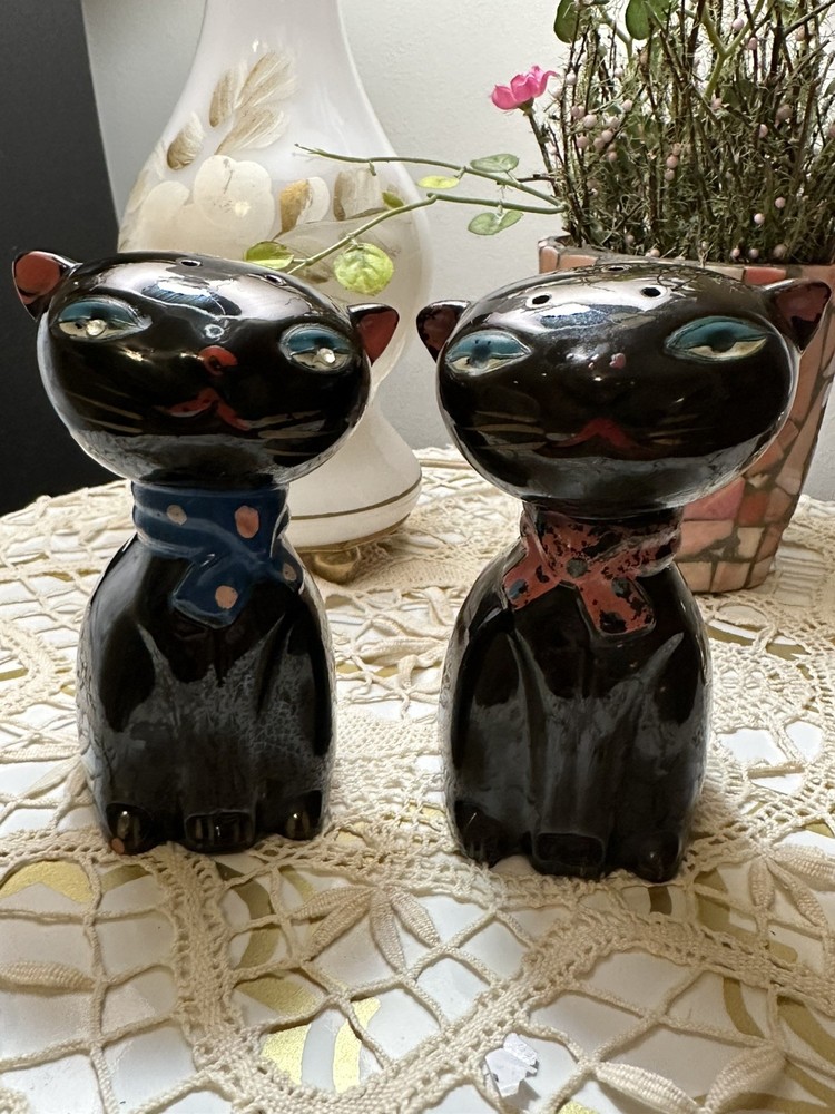 Vintage Japan Redware Siamese Black Cat Salt and Pepper Shaker Set