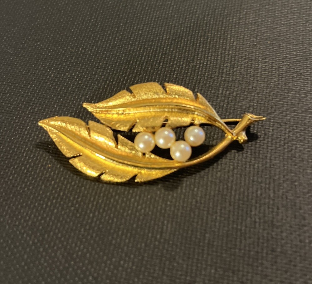 Vintage Gold Tone Faux Pearl Leaf Pin Brooch 2.25” Long