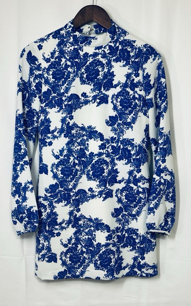 Luna White w/ Bright Blue Toile Floral Long Sleeve Mini Dress Open Back Sz Small