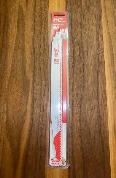 Milwaukee 48-00-5027 12-Inch 5 TPI Bi-Metal Sawzall Blade for Tough Cutting