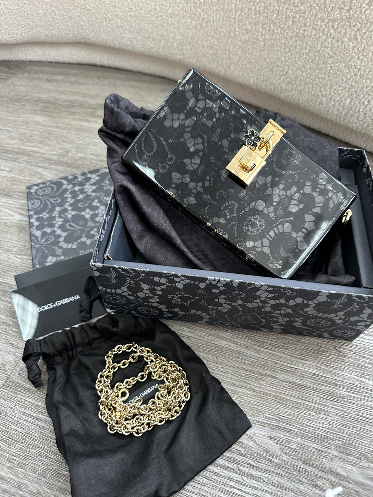 ML1 NIB DOLCE & GABBANA PLEXIGLASS BLACK LACE DE SARA BOX CHAIN CLUTCH BAG