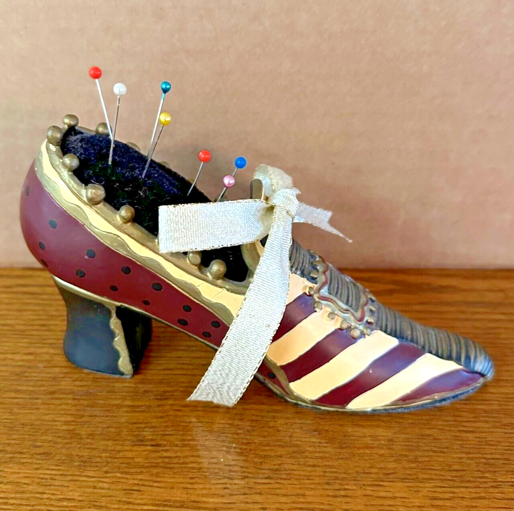Victorian-style 7-inch ladies shoe pincushion vintage decor  