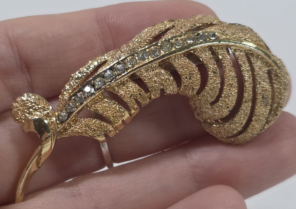 Vintage Gold Tone Rhinestone Leaf Brooch Pin