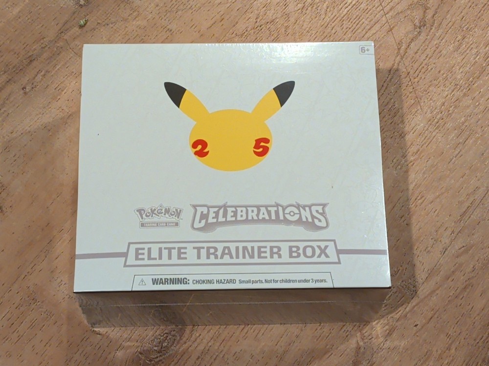 Pokémon TCG: 25th Anniversary Celebrations Elite Trainer Box (2021)