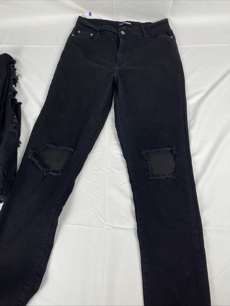 fashion nova womens black Distressed jeans size 15