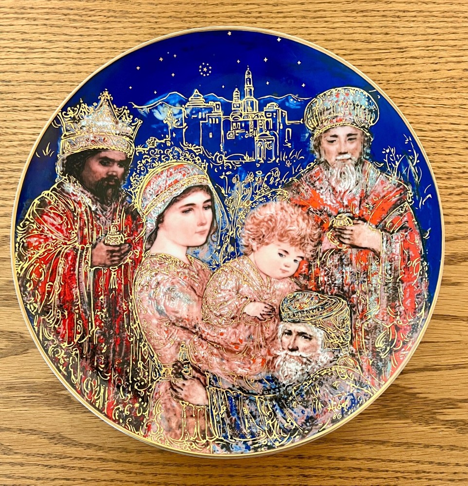Edna Hibel Christmas Plate 1986 The Gifts If The Magi
