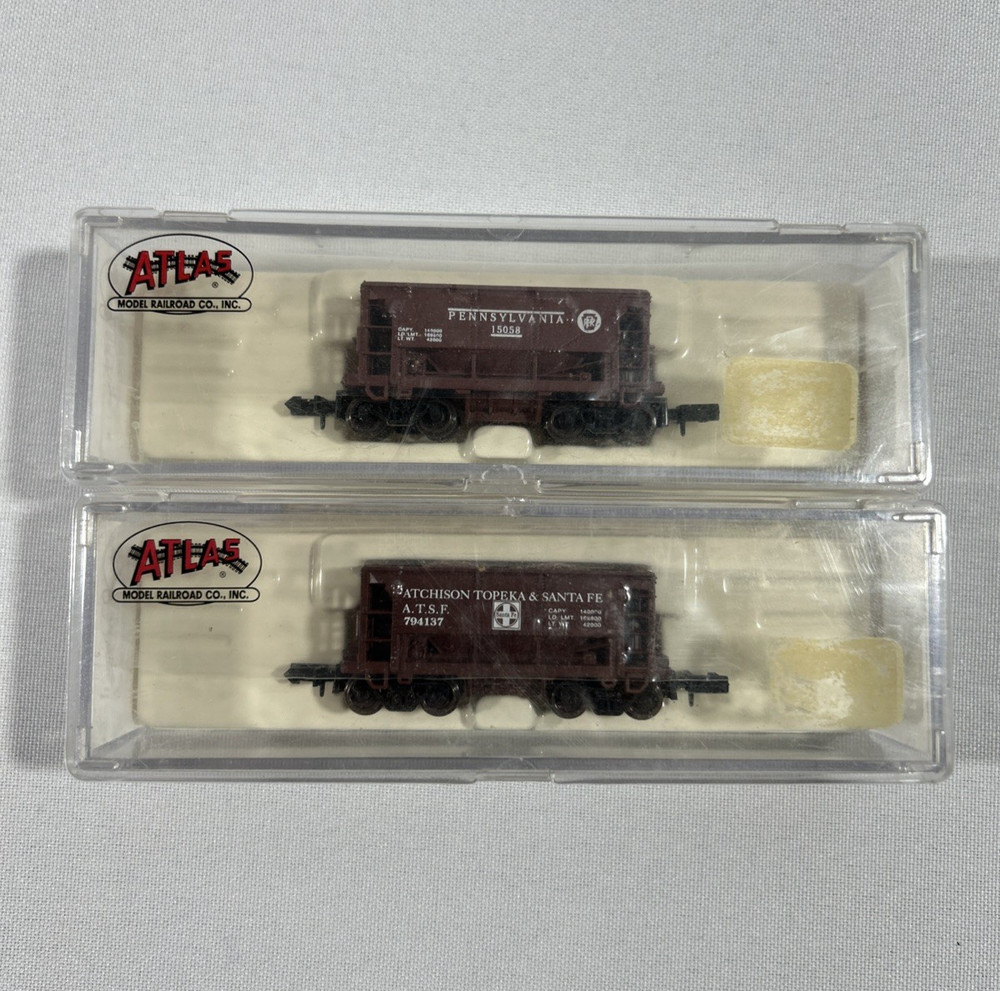 Atlas N Scale 70 Ton Ore Car Lot Of 2 Pennsylvania + Atchison Topeka & Santa Fe