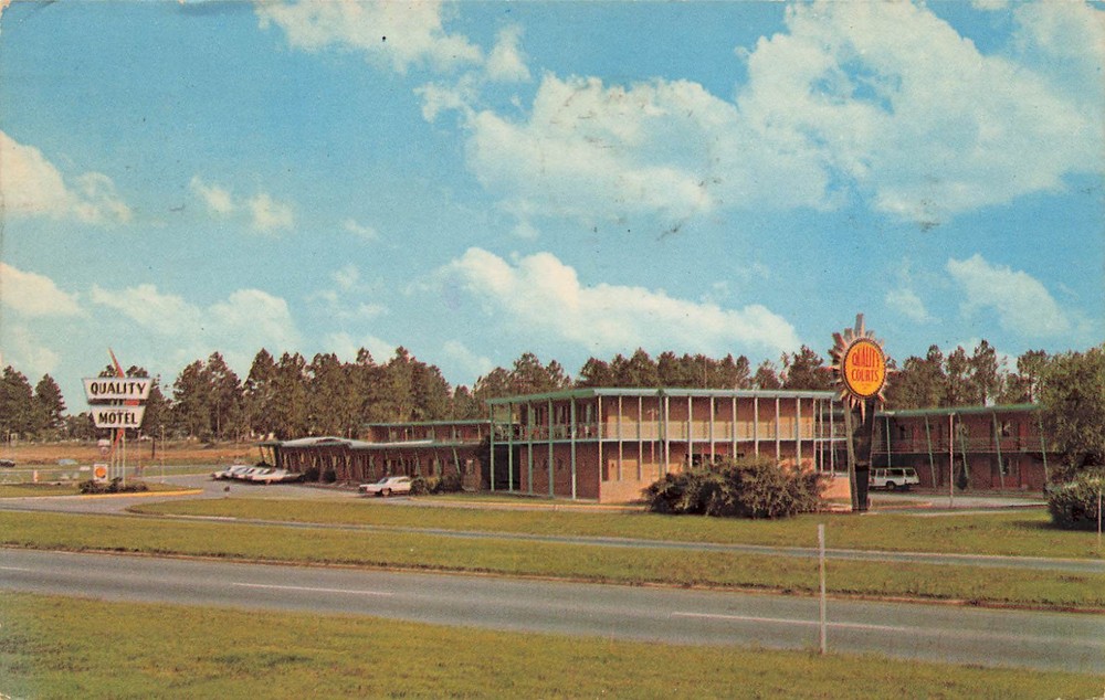 Quality Roadside Motel Hotel Inn Postcard Tifton Ga Georgia 1970