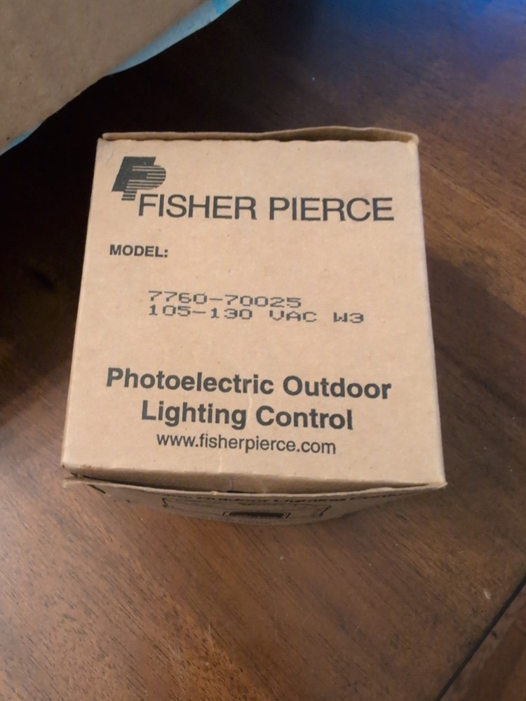 Fisher Pierce 7760 Outdoor Photoelectric Control Sensor 105-130V 1000W