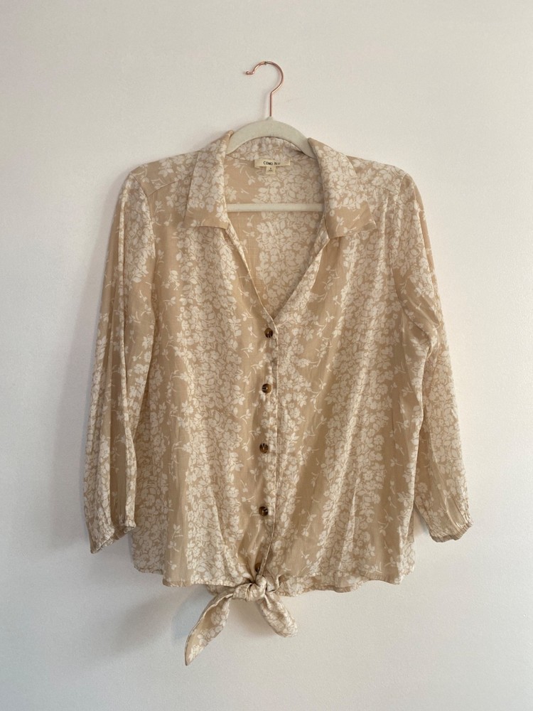 Como Blu Beige Floral Button-Down Blouse With Tie Front Women’s Size M