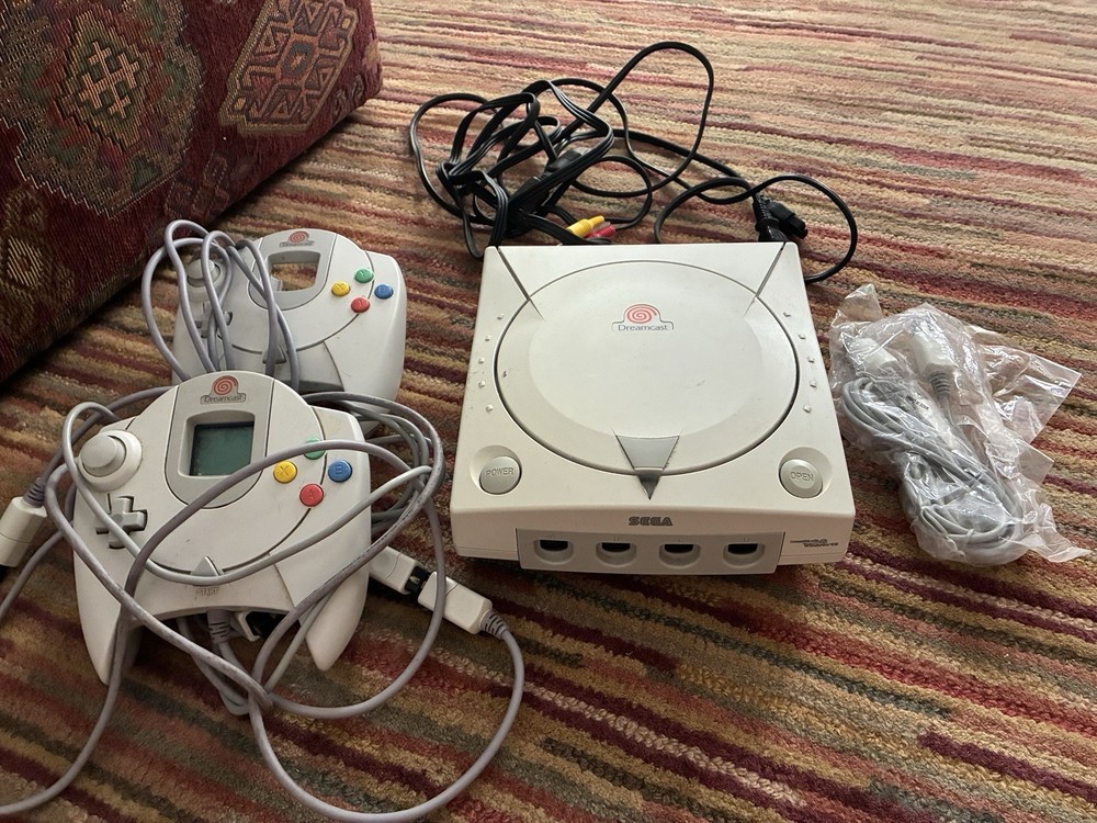 SEGA Dreamcast Console Bundle 2 Controllers VMU AV Power Cables Extenders WORKS