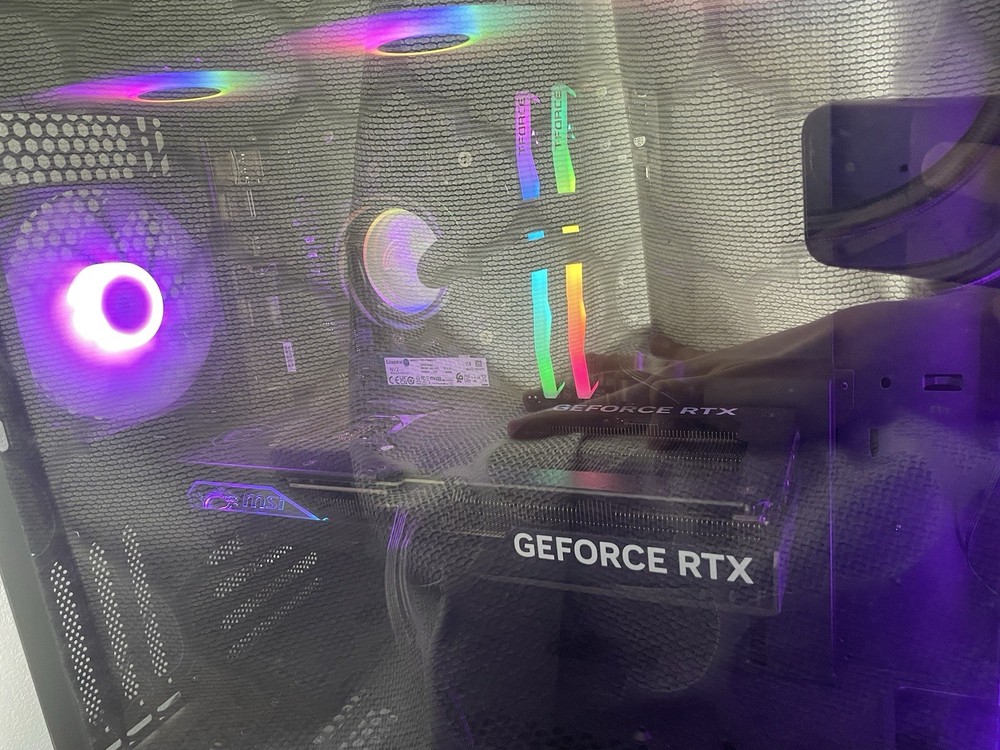 Skytech Gaming Tower Desktop Ryzen 7 7800X3D 32GB DRR5 RTX 4070 SUPER Ti