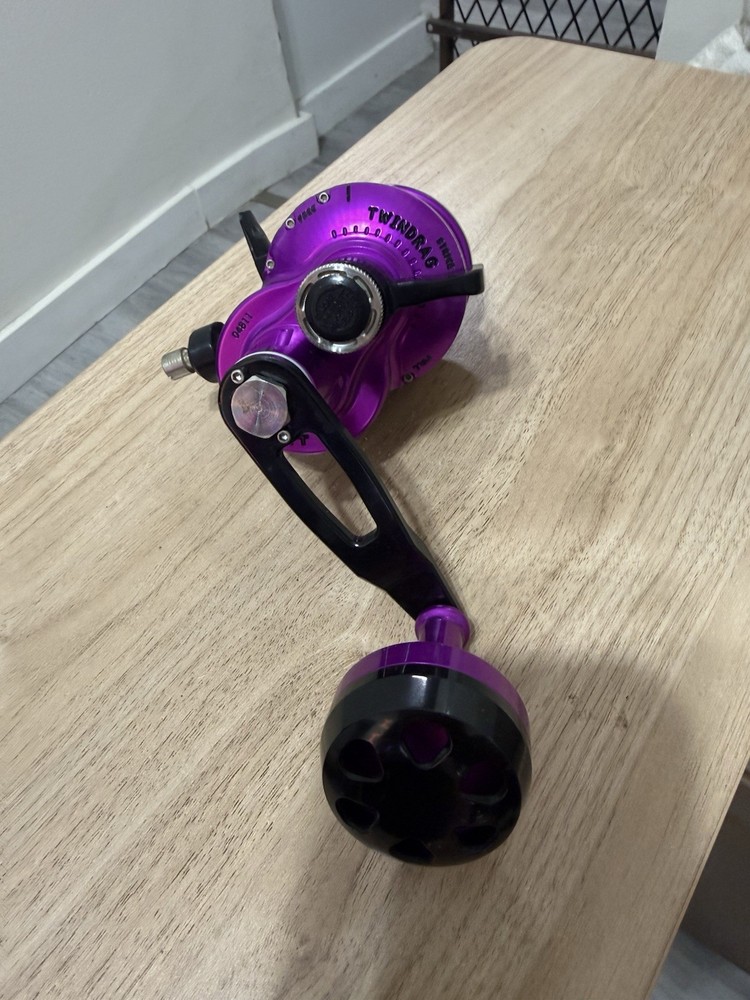 Accurate Valiant 400 Right Hand Lever Drag Conventional Reel Purple Black-image
