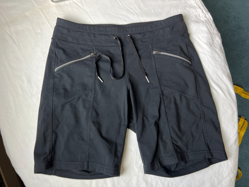 Athleta Women's Black Athletic Shorts Nylon Spandex Blend Zip Pockets Stretch S