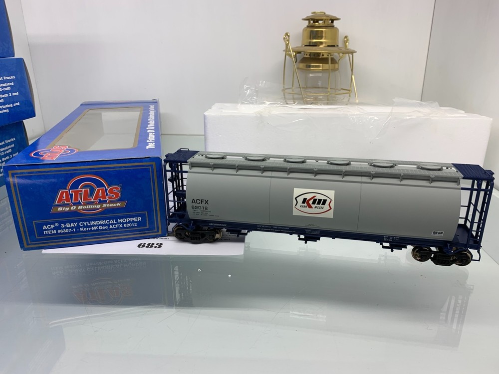 683 Atlas ACF 3 Bay Cylindrical Hopper Kerr-McGee ACFX Plastic O Scale 2 Rail