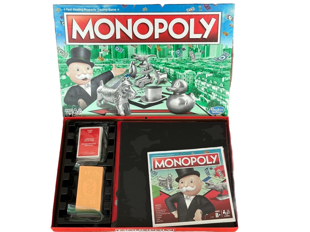 Hasbro Monopoly C1009 Classic Board Game