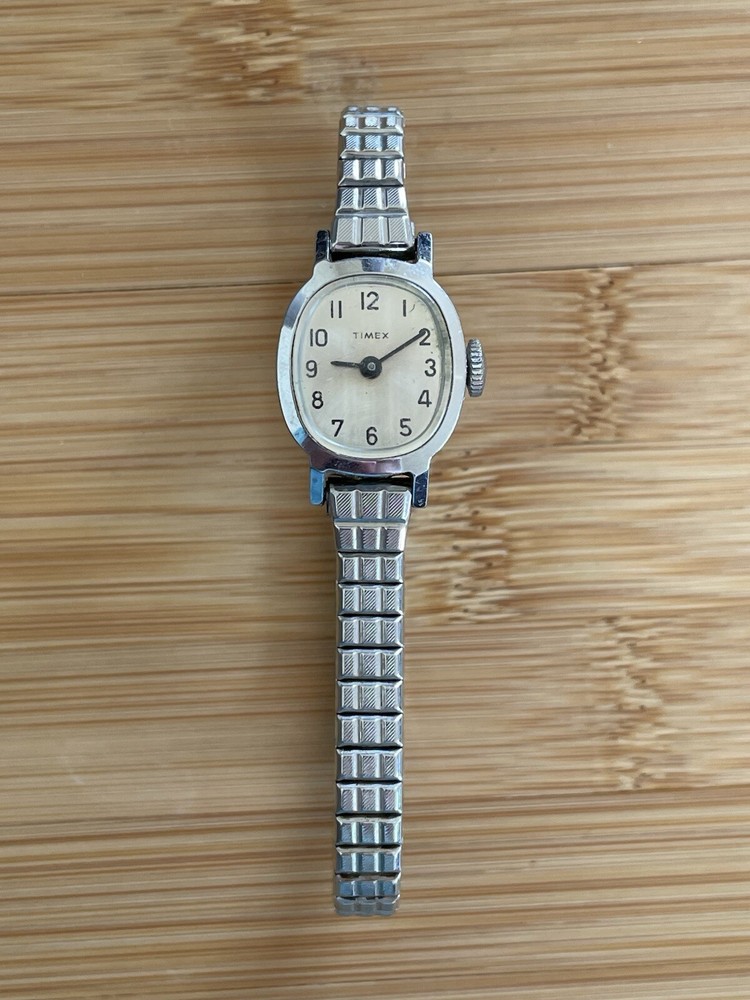 Vintage Women’s Timex Watch Silver Tone Stretch Band