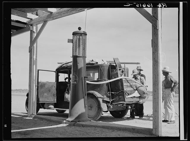 Photo:Yuma Phoenix Arizona 1937 Migrant Family Car California Harvests