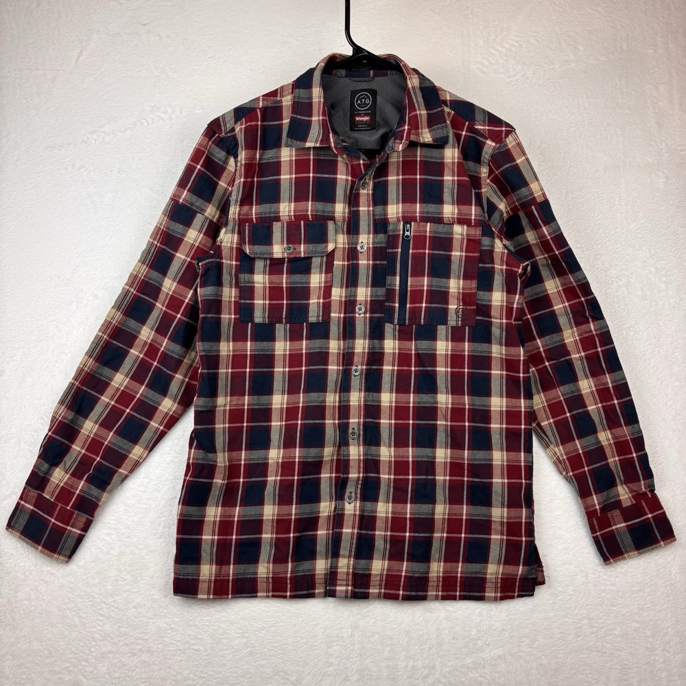 Wrangler ATG Shirt Mens Small Flannel Long Sleeve Button Up Plaid Outdoor Pads