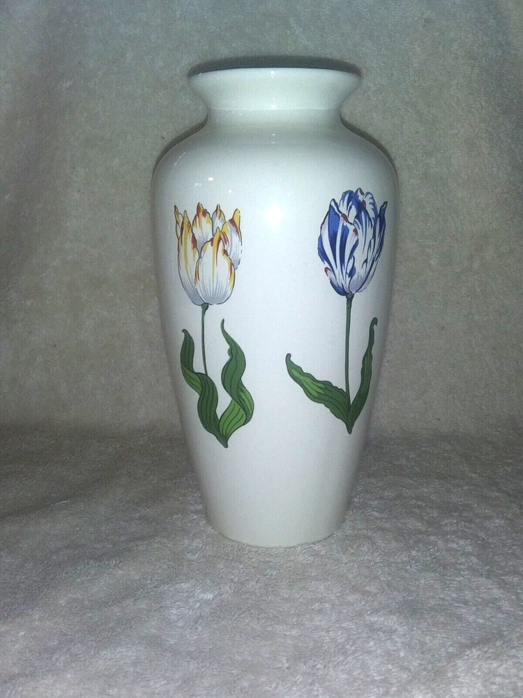 TIFFANY & CO. Tiffany Tulips Ceramic Vase 8.25” Made In England