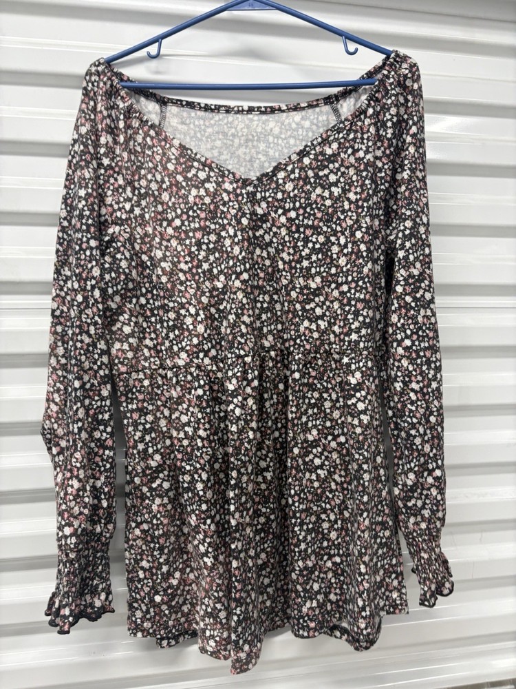 Black White Pink Floral Print V-Neck Tunic Blouse Ruffle Accent Long Sleeve L