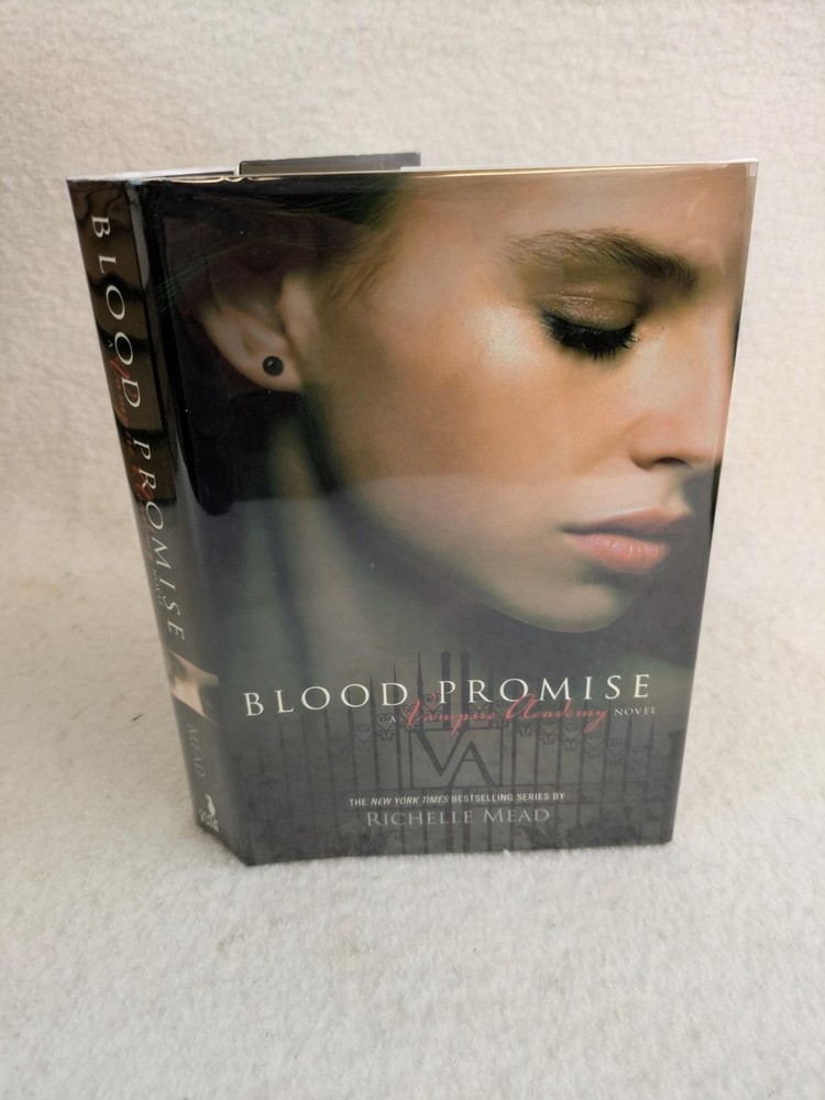 SIGNED Richelle Mead BLOOD PROMISE Vampire Academy 2009 Penguin 1st/1st HC/DJ