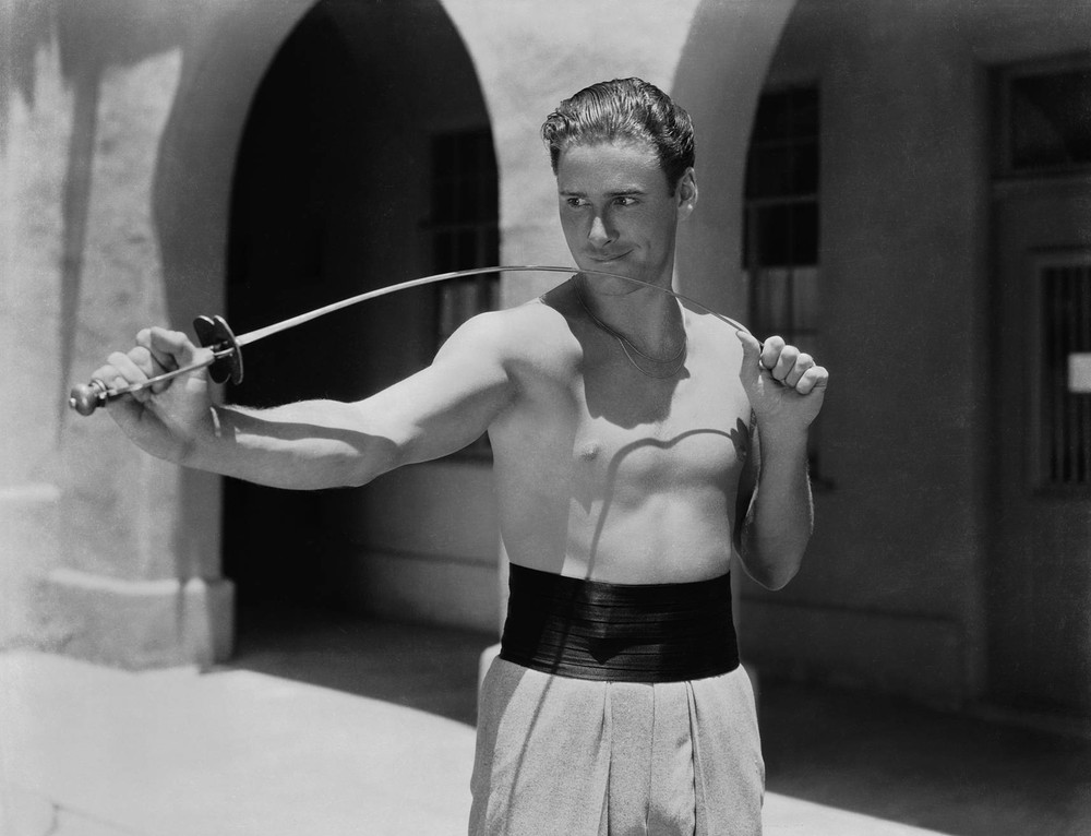 Errol Flynn Shirtless And Sword 8x10 Picture Celebrity Print