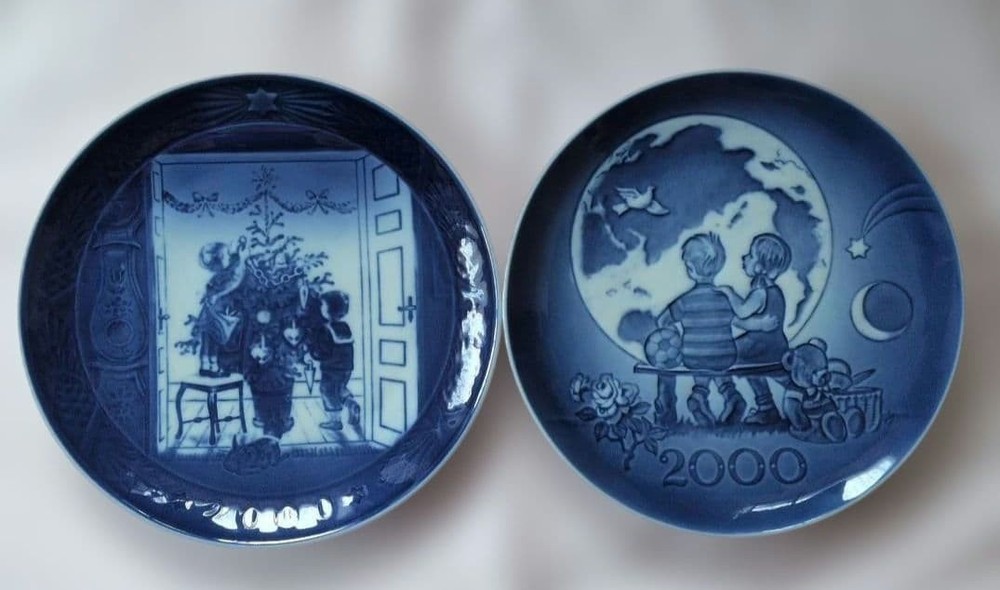 Royal Copenhagen Years Plate Millennium Set of 2 Used Vintage Collectible