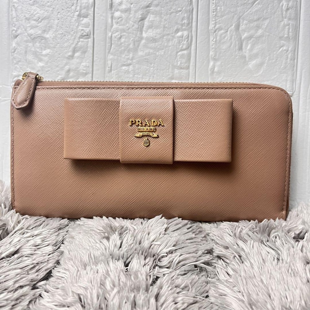Excellent Condition PRADA Saffiano L-Zip Long Wallet Beige with Metal Logo