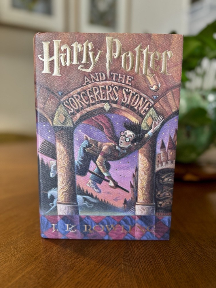 HARRY POTTER And The Sorcerer’s Stone,First American edition 1998.RARE,COLLECTOR