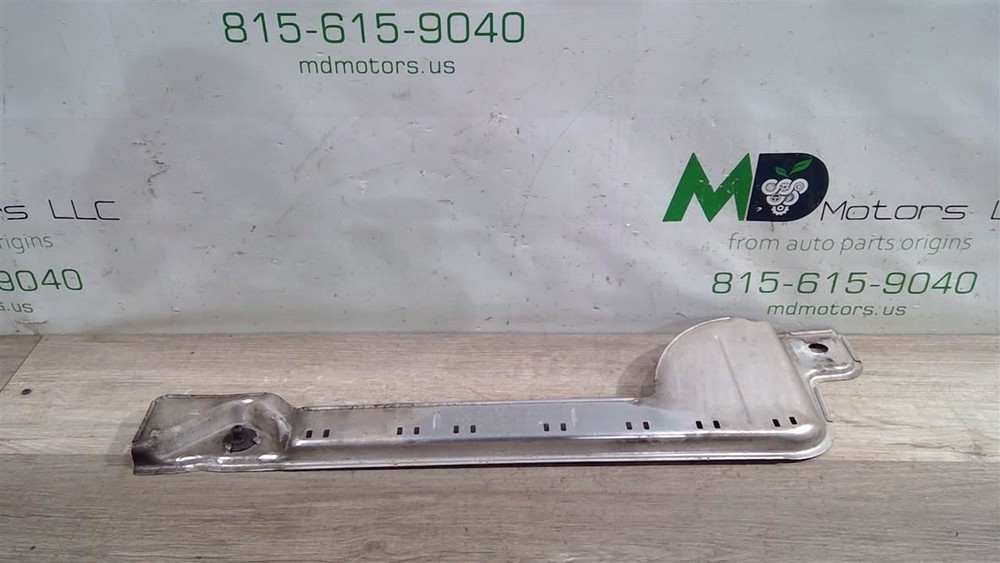 2019-2021 VOLKSWAGEN TIGUAN FUEL RESERVOIR LEFT UNDERBODY TRIM OEM 5QA 825 189 A