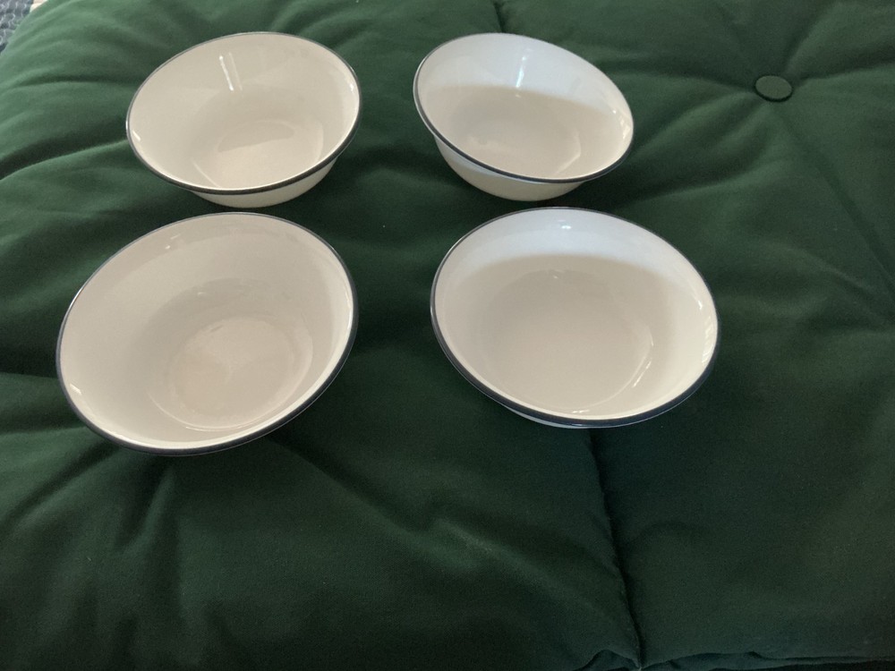 Corelle LIA Cereal/Salad bowls  White W/Navy Blue Swirl Lines ~ Set Of 4