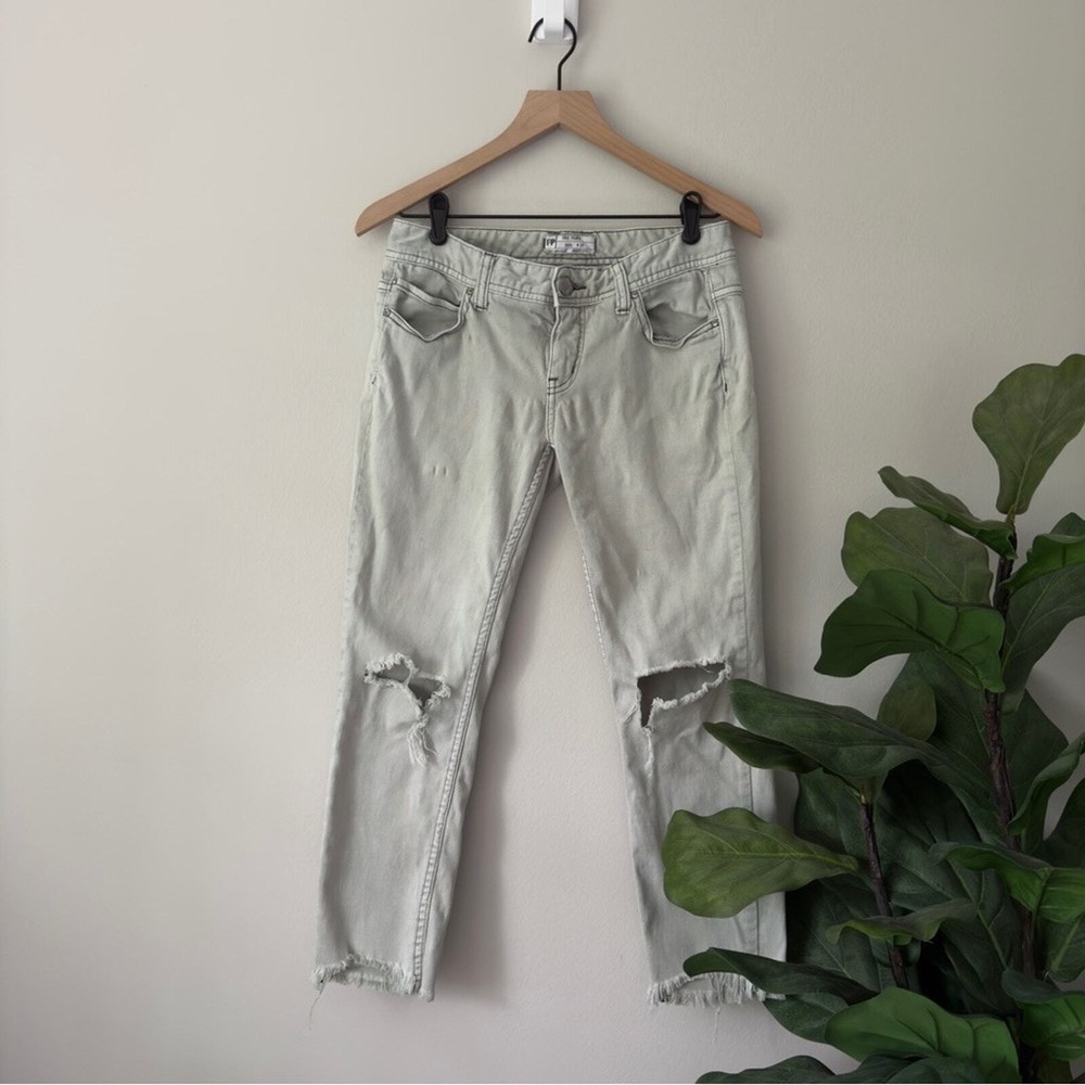 Free People Ripped Jeans Distressed Stretch Raw Frayed Hem 5-Pocket Cotton Light