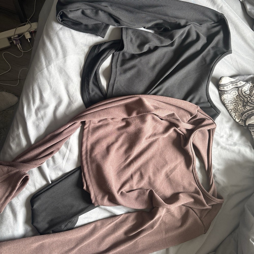 Set of 2 Open Back Long Sleeve Crop Top Black and Brown Size Small