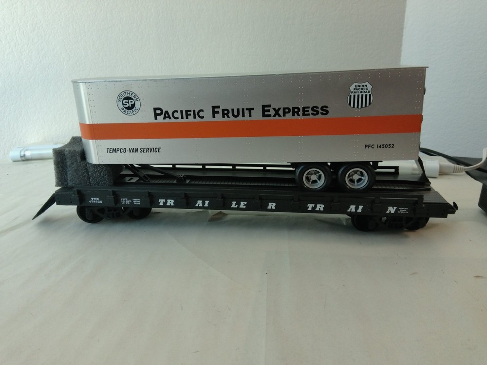 USA Trains R17047A G Scale Piggyback Flat Car Pacific Fruit Express #478525