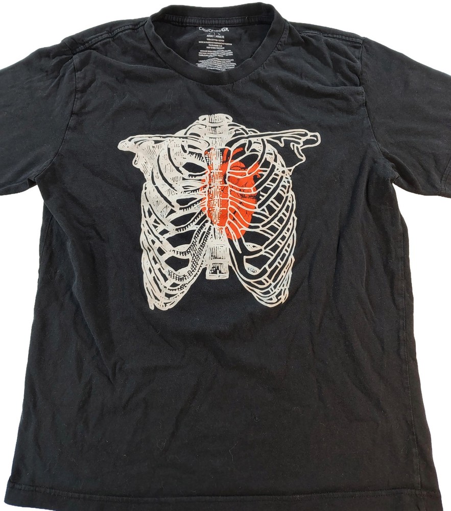 Men's Large Black Short Sleeve Celebrate it Heart & Skellington Graphic T-Shirt