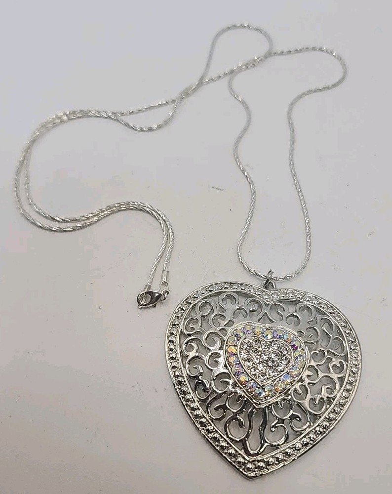 Vintage Silvertone Heart Pendant Necklace With Aurora Borealis & Rhinestones 29