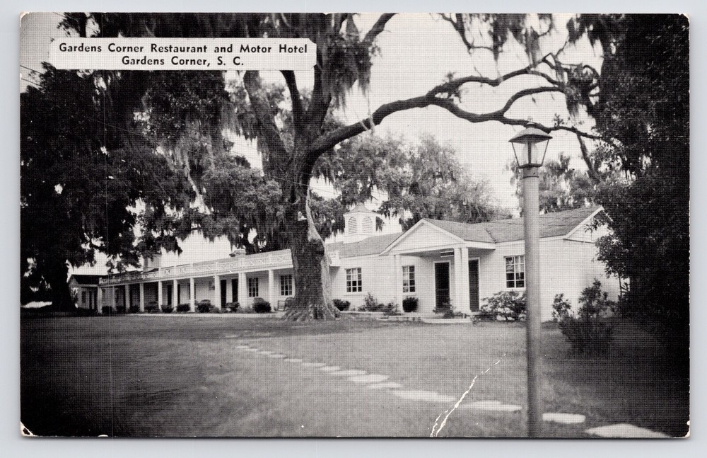1950s Gardens Corner Restaurant Motel Yard Exterior South Carolina SC Postcard