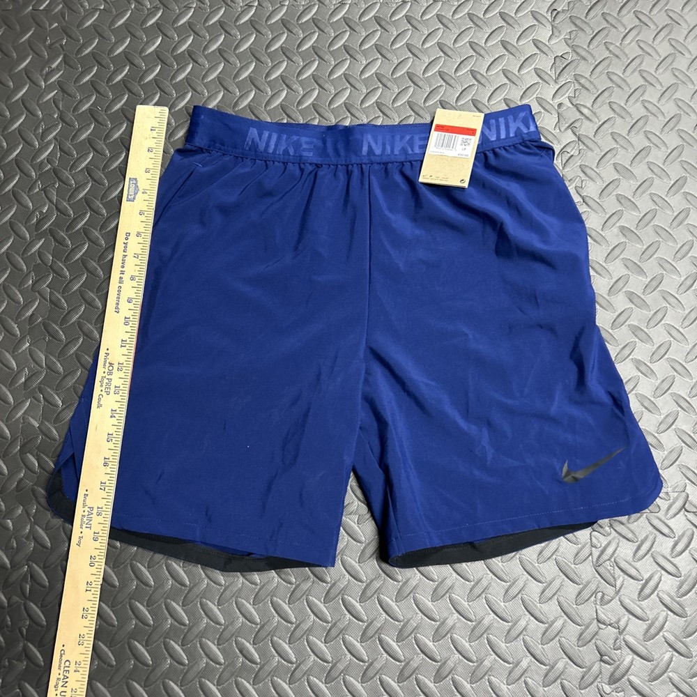 Nike Men’s Training Standard Fit Size Large Blue 7” Inseam Shorts