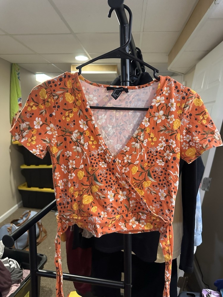 FOREVER 21 Orange Floral Wrap Tie V-Neck Short Sleeve Blouse Size S