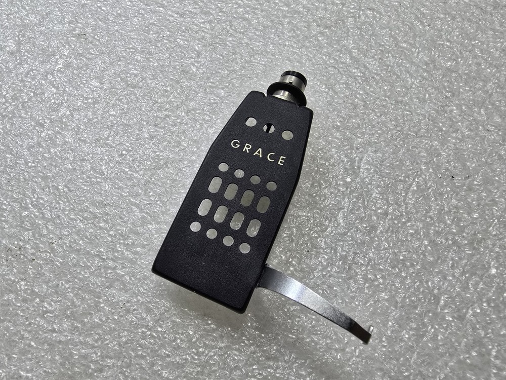 Grace HS-2 Headshell. 7.2g