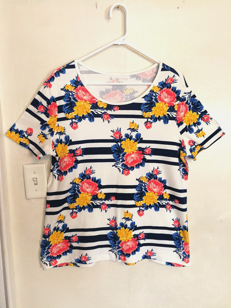 White Stag Womens Blouse XXL 20 Floral White Pink Blue Shirt Top Short Sleeve