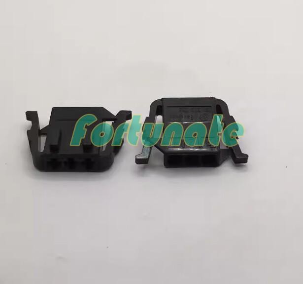 QTY:100 NEW FIT FOR Connector plug 1-929589-1