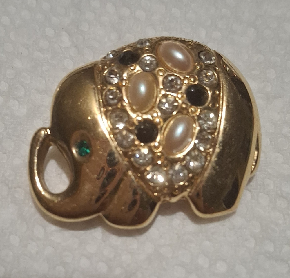 Gold Tone Elephant Brooch  Green Eye Clear Rhinestones Faux Pearl Accents AP-1