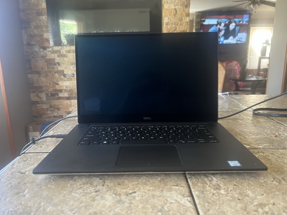 Dell XPS 15 7590 i9-9980HK 2.40GHz 16GB 256GB NVMe GeForce GTX 1650 Win10p No AC