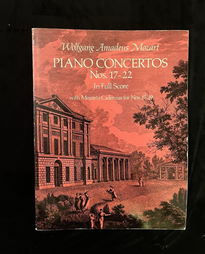 Piano Concertos Nos. 17-22 in Full Score (Dover Orchestral Music Scores), Mozart