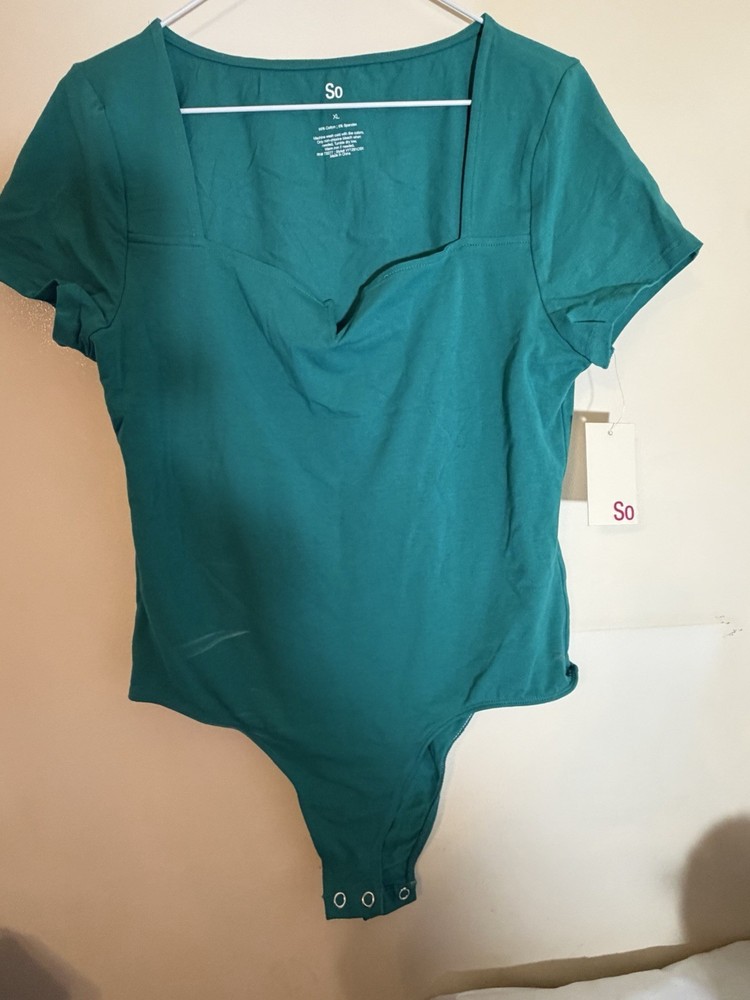 New SO Jade Short Sleeve Notch Bodysuit Women's Size XLarge NWT Green Cotton NEW